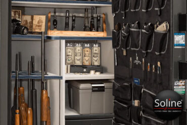 A Soline Cofres oferece uma linha completa de cofres digitais para armas, com modelos compactos ou de alta capacidade, ideais para diferentes necessidades.